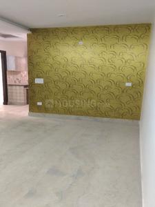 Gallery Cover Image of 650 Sq.ft 2 BHK Apartment for buy in Dwarka Mor for 2800000