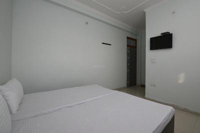 Bedroom Image of Oyo Life Grg1191 in Sector 33