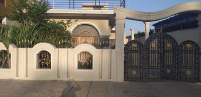 Gallery Cover Image of 3572 Sq.ft 2 BHK Independent House for buy in Gayathripuram for 18000000