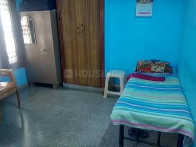इंदिरा नगर में लेडिज पीजी में बेडरूम की तस्वीर