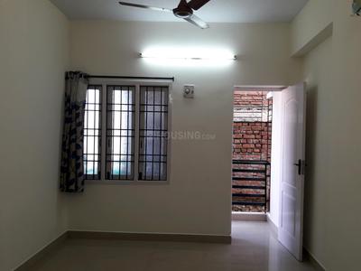 Gallery Cover Image of 750 Sq.ft 2 BHK Apartment for rent in Teynampet for 22000