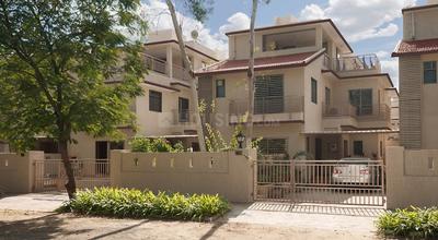 Gallery Cover Image of 1827 Sq.ft 3 BHK Villa for buy in Shantipura for 15000000