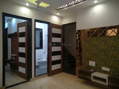 Gallery Cover Image of 720 Sq.ft 3 BHK Apartment for buy in Dwarka Mor for 4000000
