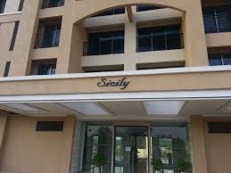 Gallery Cover Image of 826 Sq.ft 2 BHK Apartment for buy in Madh for 13500000