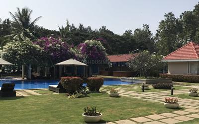Gallery Cover Image of 10000 Sq.ft 5 BHK Independent House for buy in Yemalur for 250000000