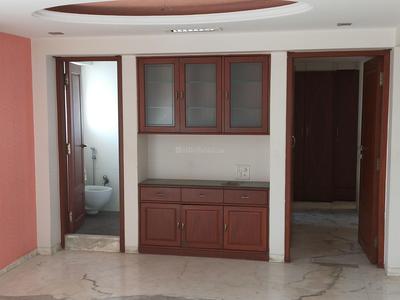 Gallery Cover Image of 900 Sq.ft 2 BHK Apartment for buy in Colaba for 42500000
