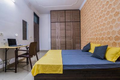 Bedroom Image of Oyo Life Del2154 East Of Kailash in Garhi