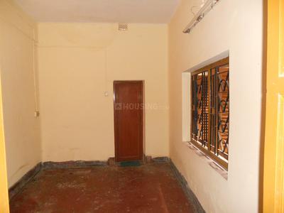 Gallery Cover Image of 500 Sq.ft 2 BHK Independent Floor for rent in Lake Gardens for 8500