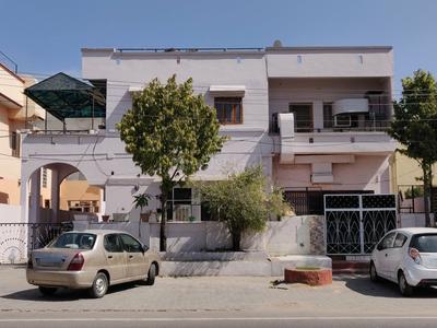 8 BHK Independent House