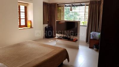 Gallery Cover Image of 1200 Sq.ft 2 BHK Apartment for buy in Bandra West for 47500000
