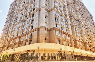 Gallery Cover Image of 1550 Sq.ft 3 BHK Apartment for buy in Bandra East for 57500000
