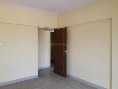 Gallery Cover Image of 700 Sq.ft 1 BHK Apartment for rent in Crystal Isle 2, Goregaon East for 18000
