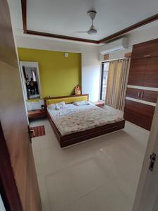 Gallery Cover Image of 990 Sq.ft 2 BHK Apartment for buy in Yash Arian, Memnagar for 6800000