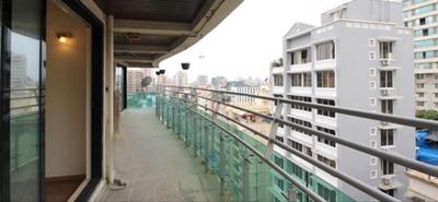 Gallery Cover Image of 3538 Sq.ft 4 BHK Independent Floor for buy in Khar West for 225000000