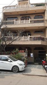 Gallery Cover Image of 1800 Sq.ft 5+ BHK Independent House for rent in Sector 16 for 8000