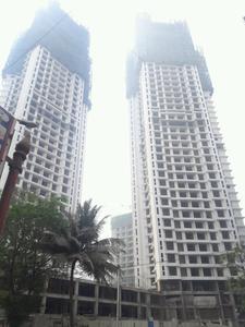 Gallery Cover Image of 1350 Sq.ft 3 BHK Apartment for buy in Goregaon West for 28000000