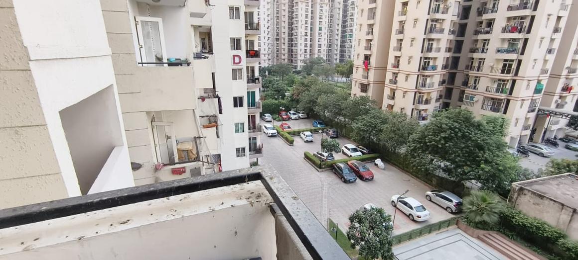 7th Avenue Bhk Flat In Gaur City 7th Avenue Noida Extension Gaur