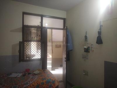 Bedroom Image of Neeraj PG in Laxmi Nagar