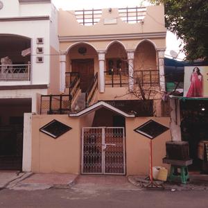 Gallery Cover Image of 600 Sq.ft 2 BHK Independent House for buy in Bagadganj for 8000000