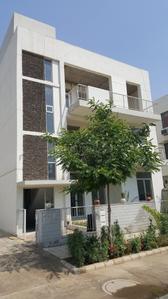 Gallery Cover Image of 1355 Sq.ft 3 BHK Independent Floor for buy in Sector 82 for 7500000