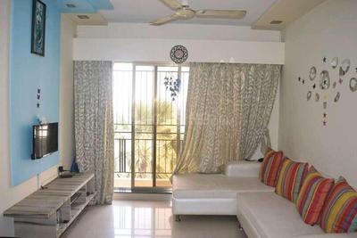 Gallery Cover Image of 590 Sq.ft 1 BHK Apartment for buy in Malad West for 10500000