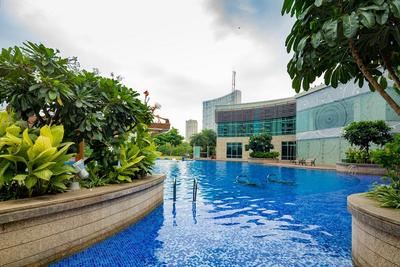 Gallery Cover Image of 4000 Sq.ft 4 BHK Apartment for buy in K Raheja Vivarea, Agripada for 190000000