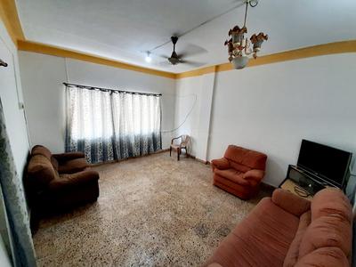 Gallery Cover Image of 1055 Sq.ft 3 BHK Apartment for rent in Pimpri for 18000
