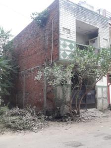 Gallery Cover Image of 720 Sq.ft 4 BHK Independent Floor for buy in Jhusi for 4500000