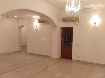 Gallery Cover Image of 2600 Sq.ft 4 BHK Independent Floor for rent in Golf Links for 300000