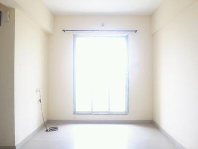 Gallery Cover Image of 675 Sq.ft 1 BHK Apartment for buy in Airoli for 7500000