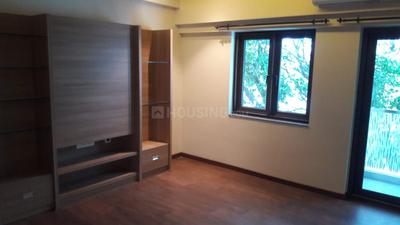 Gallery Cover Image of 2400 Sq.ft 3 BHK Apartment for buy in Alwarpet for 54000000