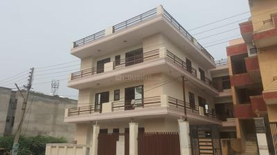 Gallery Cover Image of 2430 Sq.ft 4 BHK Independent Floor for buy in Green Field Colony for 6856000