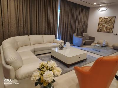 Gallery Cover Image of 4894 Sq.ft 4 BHK Apartment for buy in Vakil Garden City for 39100000
