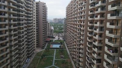 Gallery Cover Image of 1300 Sq.ft 3 BHK Apartment for buy in Omicron I Greater Noida for 3700000