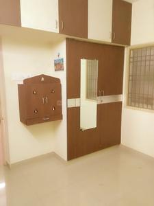 Gallery Cover Image of 1300 Sq.ft 2 BHK Apartment for rent in Selaiyur for 15000