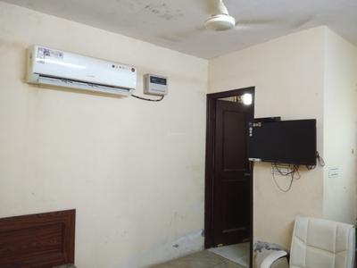 Gallery Cover Image of 200 Sq.ft 1 BHK Independent Floor for rent in Sector 42 for 9000