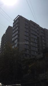 Gallery Cover Image of 990 Sq.ft 2 BHK Apartment for buy in Khar West for 50000000
