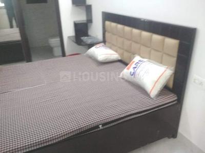 Gallery Cover Image of 300 Sq.ft 1 RK Independent Floor for rent in Sector 17 for 6500