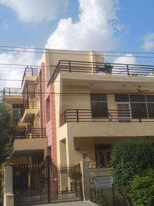 Building Image of Girls PG in Sector 55