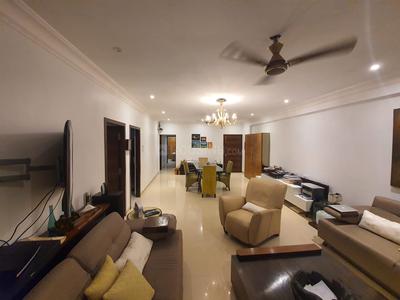 Gallery Cover Image of 1750 Sq.ft 3 BHK Apartment for buy in Juhu for 75000000