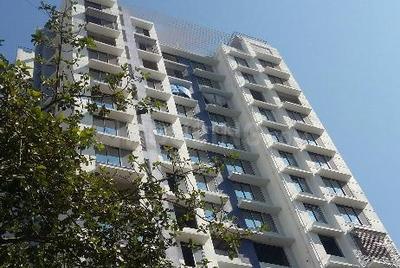Gallery Cover Image of 650 Sq.ft 1 BHK Apartment for buy in Malad West for 13000000