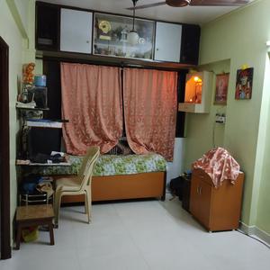 Gallery Cover Image of 240 Sq.ft 1 RK Apartment for rent in Santacruz East for 25000