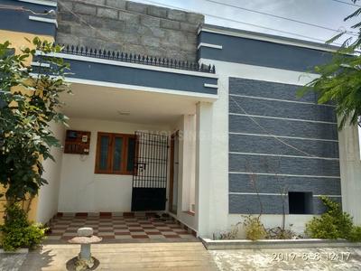 Gallery Cover Image of 750 Sq.ft 1 BHK Independent House for buy in Tiruvallur for 1200000
