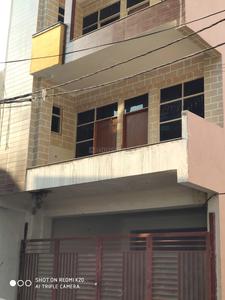 Gallery Cover Image of 1120 Sq.ft 3 BHK Independent Floor for buy in Pandav Nagar for 2900000