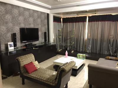 Gallery Cover Image of 1000 Sq.ft 2 BHK Apartment for rent in Santacruz West for 60000