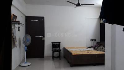 Gallery Cover Image of 380 Sq.ft 1 RK Apartment for buy in Malad West for 7000000