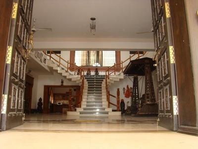 5+ BHK Independent House
