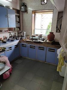 Gallery Cover Image of 700 Sq.ft 2 BHK Apartment for buy in Malad East for 20000000