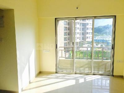 Gallery Cover Image of 860 Sq.ft 2 BHK Apartment for buy in Thane West for 7000000