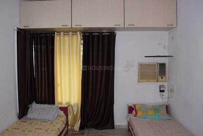 Bedroom Image of Mumbai PG in Malad West